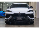Bonnet air vents in shiny black
