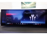 クルマの頭脳ともいえる、管理システム、iDrive。ナビだけではなく、オーディオ操作や車両情報の表示などをコントロールできます。便利さと安全性の向上にも繋がっています。