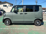 両側パワースライドドア付きで便利!小さなお子様も乗り降り楽々です♪スイッチは運転席にもありますよ!