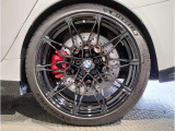 中古車のため、若干の小傷等がついてしまったホイールも御座います。修理も可能で御座いますので、気になる方はお気軽にお申し付けくださいませ。