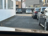 メルセデス・ベンツの定める厳しい基準をクリアしたお車のみをご案内させていただきます。納車前整備はメーカー規定に基づき100項目以上にも及ぶ点検を熟練のメカニックによって行いご納車させていただきます。