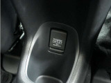 ◆12V電源ソケット◆スマートフォンの充電等にも便利な電源ソケット!使いやすい場所に装備されています。