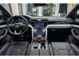 Multi-function steering wheel in smooth leather