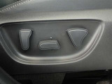 パワーシート搭載。微妙な調整が手軽にでき、ピッタリのポジションで運転することが可能です。