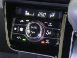【オートエアコン】車内温度を感知して自動で温度調整をしてくれるのでいつでも快適な車内空間を創り上げます!どの席に座っても快適なドライブが楽しめます♪