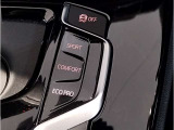 BMW認定中古車は100項目の箇所を徹底的にチェック致します。機械的な箇所や電気系、コンピューターなどを詳細に点検。交換基準に達した部品は整備した後にご納車致します。