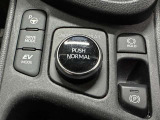 【電気式4WDシステム(E-Four)】E-Four搭載!雪道などの滑りやすい路面でも安心して走行できます。