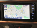 純正ナビを装備。タッチパネル式で使いやすく、お出かけもラクラクです。