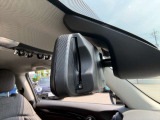 ETC2.0一体型の自動防眩機能付きバックミラー。後続車のヘッドライトの眩しさをセンサーで検知し、自動で減光して視界を快適に保ちます。夜間運転の疲労軽減と安全性向上に貢献する便利なアイテムです。
