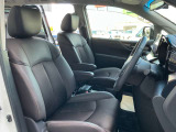 運転席・助手席は、ゆったりと座れるサイズで、長時間の運転でも快適です。
