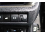 車体が傾いた状態の時にヘッドライトの光の高さを上下に調整することが出来ます!