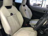 ミニ独特のゴーカートフィーリングと呼ばれる軽快なハンドリングはAT車、MT車のどちらでも楽しめます。