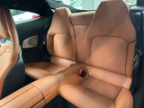 メルセデス・ベンツの定める厳しい基準をクリアしたお車のみをご案内させて頂きます。納車前整備はメーカー規定に基づき当店3Fの指定工場で入念に行なわれます。熟練のメカニックがお客様のお車を整備致します。