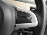 愛知ダイハツのお店では、ダイハツ車を知り尽くしたプロフェッショナルなサービススタッフが、専用の診断機器を使って各システムを点検しております。