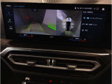 ドライバー中心に設計されたBMWのコクピットはナビゲーションシステムもドライバーーが見やすい角度に調整されております。