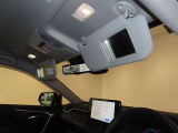 運転席・助手席バニティミラー&照明付サンバイザー
