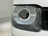 LEDヘッドライトは、点灯の瞬間から最大光量を発揮し、突然暗くなるトンネルなどでの安定感を高めます。