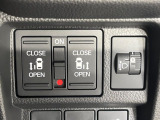 【両側パワースライドドア】スマートキーや運転席のスイッチで後席両側スライドドアの開閉が可能♪電動だから力を入れてドアを開ける必要が無く、小さなお子様でも簡単に開け閉めでき快適です♪