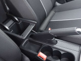 ●MMIナビゲーション『高解像度カラーディスプレイに、Bluetooth(R)接続によるハンズフリー通話機能を搭載しています。』