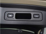 ◆予約クローズ機能付きパワーテールゲート◆キーや運転席のボタン、ハンズフリー機能など多彩なアクセスで自動開閉できます。