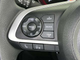 ステアリングスイッチ装備!運転しながら手元でオーディオの操作などができます。