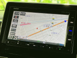 道路や周辺施設を地図上で確認でき、現在地を把握しながら目的地までの道順を確認できます。画面内の表示も見やすく、慣れない場所へのお出かけにも役立ちます。