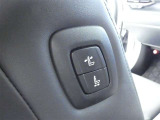助手席もパワーシート付です。運転席からは、助手席肩口パワーシートスイッチで助手席シートの操作が手軽にできます。