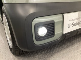 【フォグライト】霧などの悪天候時、自車の位置を示すとともに前方や路肩が見えずらい時、近い位置をワイドに照らしてくれます。