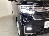 【LEDヘッドライト】ディスチャージヘッドライト(HID)と同等の明るさで、夜道や雨天走行が明るく視界良好!!