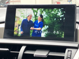 車内の画面でテレビ映像を楽しめる装備です。お出かけ先で停車している時間にも映像を視聴でき、休憩中のひとときを快適に過ごす際に役立ちます。視聴は安全に停車した状態でお楽しみください。