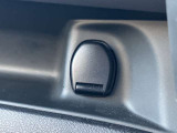 電源ソケット付いてます。