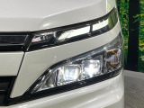 【LEDヘッドライト】悪天候や夜間走行時も良好な視界を確保し安心して運転できる高輝度LEDヘッドライトを装備!点灯速度が早く、消費電力も抑えられています。