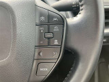 レーダークルーズコントロール(全車速追従機能付)付きです。車速に応じて追従支援してくれるので、ロングドライブも快適です。詳細は販売店スタッフまでおたずねください。