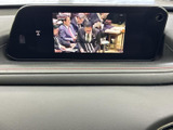 画面にテレビ映像を表示でき、停車中の待ち時間などに映像を楽しめます。表示内容を確認しやすい大きさで、車内で過ごす時間を充実させたい方にもおすすめの装備です。