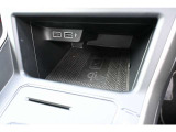 コードレスで携帯電話が充電が可能となります。