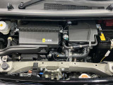 エンジンルームもクリーニング済みできれいですよ。日産の整備士がしっかりと丁寧に点検していますので安心してお乗りいただけます