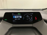 視認性の高いスピードメーターになっております。