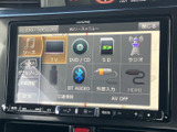 テレビをはじめ、DVDやラジオなどのソースを選べる画面です。停車中に映像やテレビを視聴したいときにも便利で、音楽など用途に応じた切り替えもスムーズに行えます。