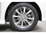 純正のアルミホイールが足元を飾ります!タイヤサイズは155/65R14になります。
