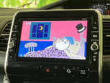 画面にはテレビ番組の映像が表示され、停車中の休憩時間などに映像を視聴できます。大きく見やすい表示で内容を確認しやすく、待ち時間を車内で過ごす際にも便利にお使いいただけます。