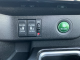 運転席からもスライドドアの操作が可能です!!