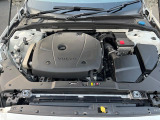 【T5エンジン(2.0L直列4気筒直噴ターボエンジン)】高回転では優れたレスポンスと伸びやかなドライビングフィールが特徴のハイパフォーマンスエンジン。一味、二味違う本物志向のあなたへ&hellip;