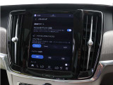 Rechargeモデルのプラグインハイブリッドシステムは、各ドライブモードに応じて電気モーターとガソリンエンジンを協調制御します。