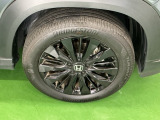 純正アルミホイールです。足元が引き立つので、車全体のイメージがアップしますよ!