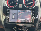 【全方位カメラ】車両の前後左右に設置したカメラ映像を合成し、上空から見たように周囲を確認できる安全支援機能です。