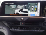 アドバンスト パーク付きです。カメラやソナーによって、周囲を監視しながら駐車を支援。障害物を検知した場合には警報を鳴らし、ブレーキ制御を行うことで接触回避を支援します。