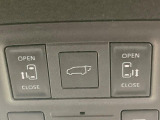【パワーバックドア】スマートキーや運転席のボタンを押すだけでリアゲートが自動で開閉します!荷物を持っている時や、高い位置にあるバックドアを閉める際に便利な機能です♪