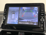 アラウンドビューモニターで車を上空から見下ろしているような映像を映し出します。周囲の状況がひと目でわかります!