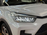 ○暗い夜道も明るく照らします○LEDヘッドライト装着車! 夜間のドライブも安心ですね♪消費電力が少なくて明るいなんて、◎です☆
