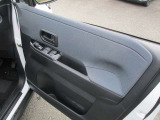 パワーウインドウなので、運転中でも安全に窓の開閉ができますよ!